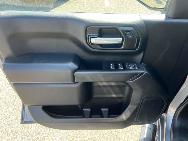 Used 2020 Chevrolet Silverado 1500 Custom w/ Custom Value Package AWD/4WD image 16
