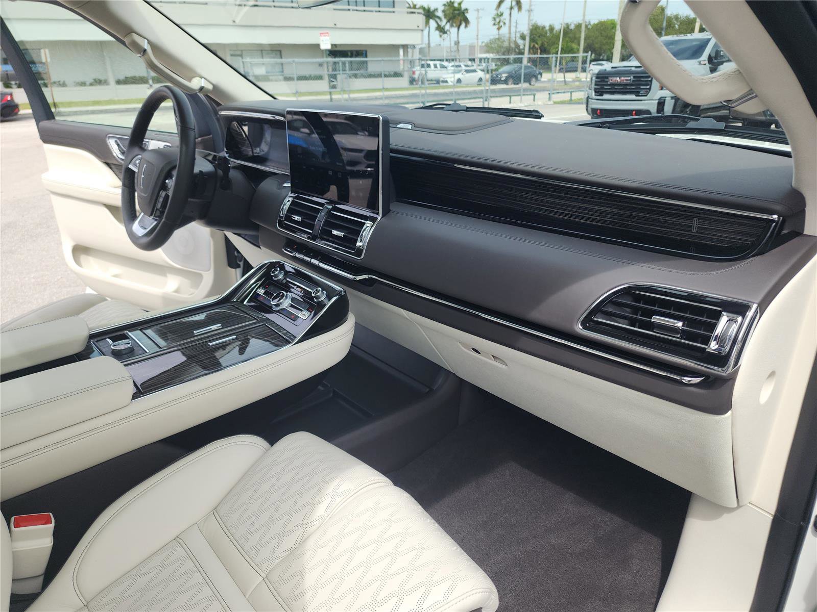 Used 2023 Lincoln Navigator Black Label image 32