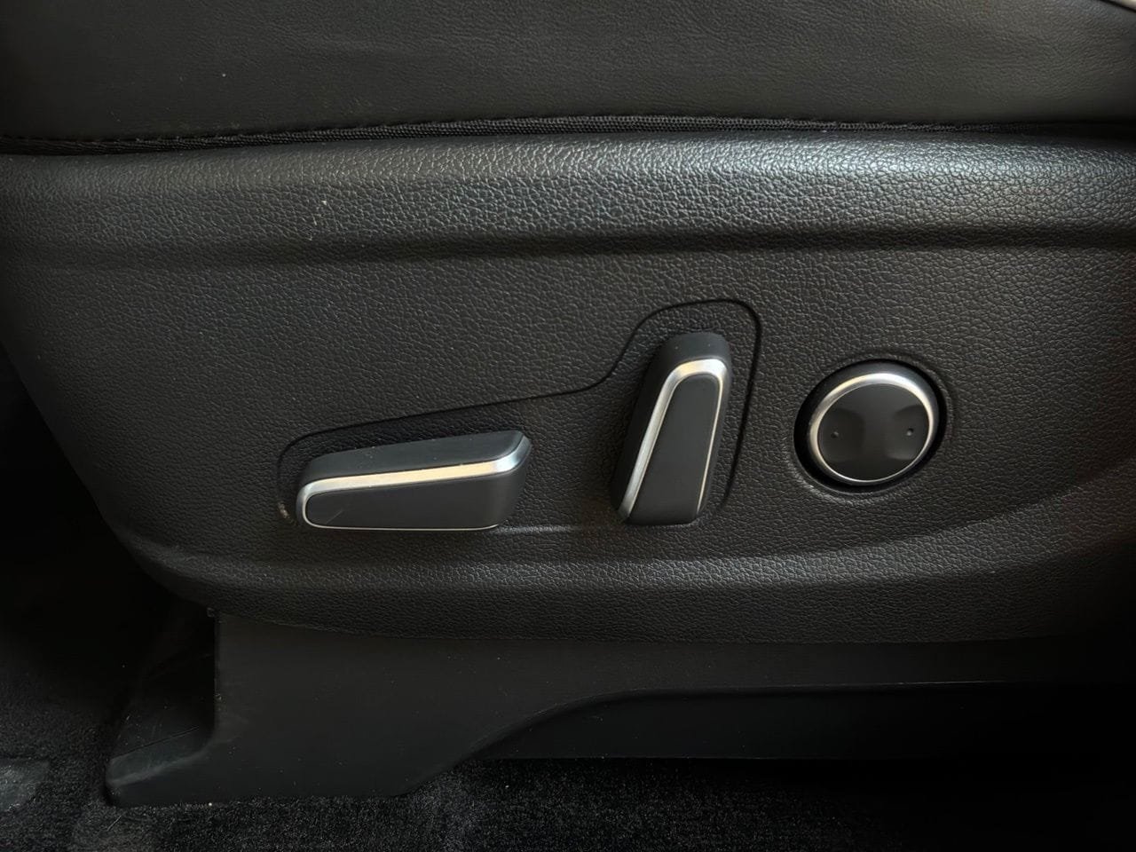 Used 2025 Hyundai Palisade SEL FWD image 11