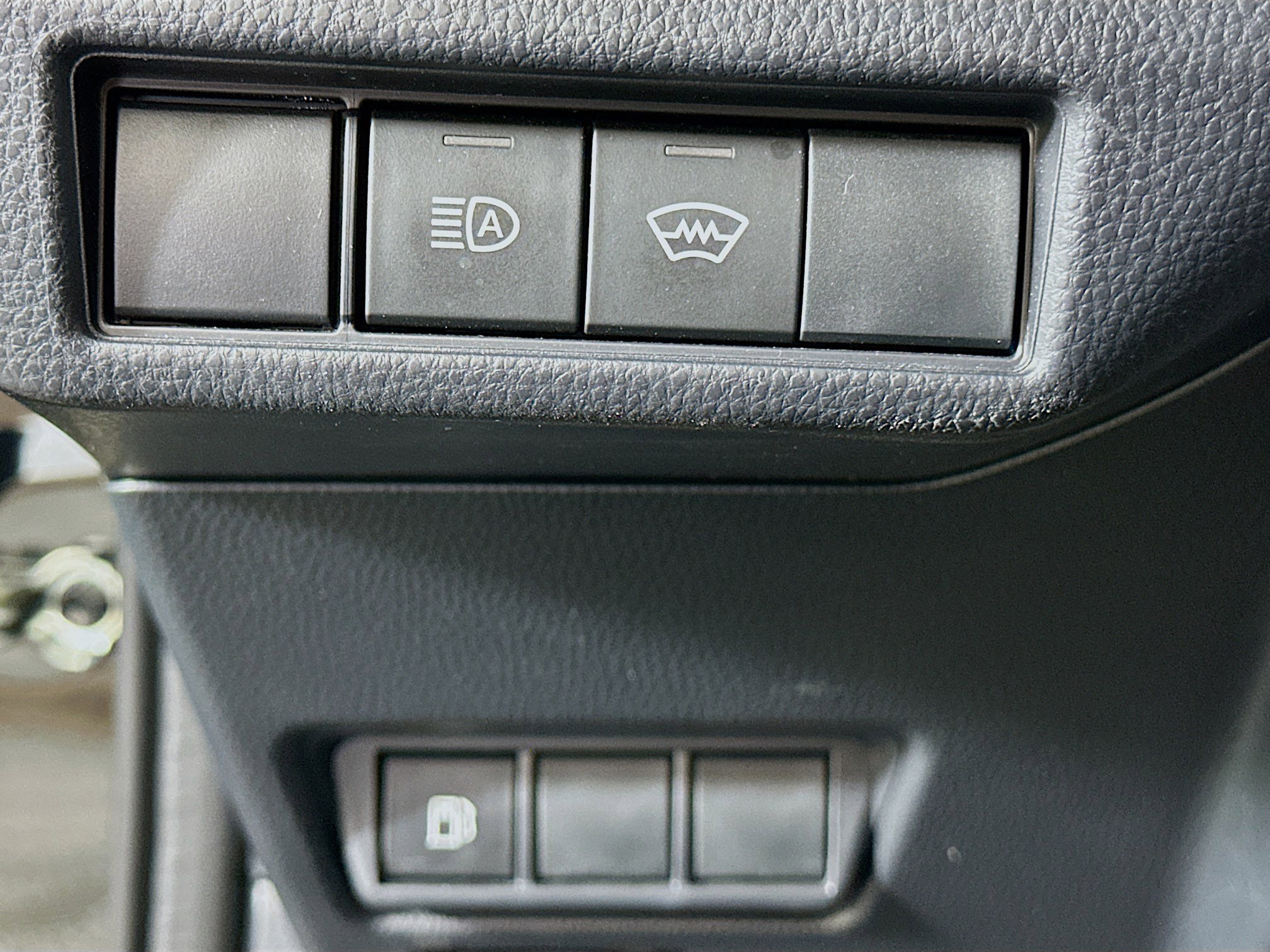 Used 2025 Toyota Prius LE image 17