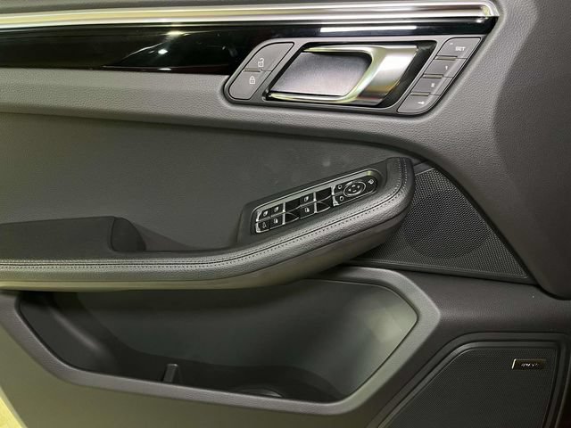 New 2026 Porsche Macan AWD/4WD image 35