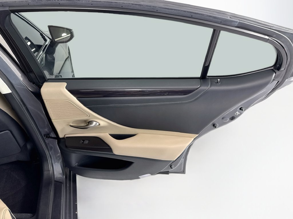 Used 2019 Lexus ES 350 w/ Premium Package FWD image 27