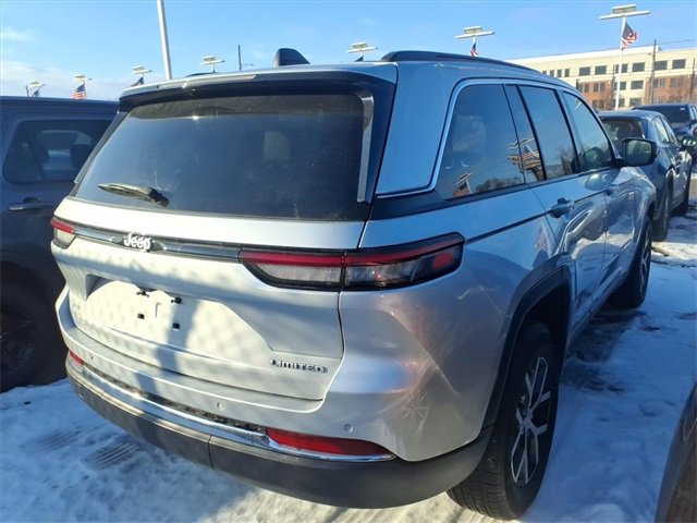 Used 2025 Jeep Grand Cherokee Limited image 5