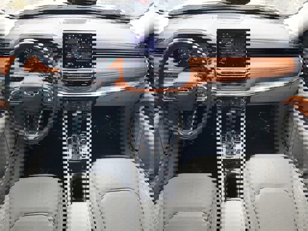 Used 2022 Jeep Compass Limited image 24