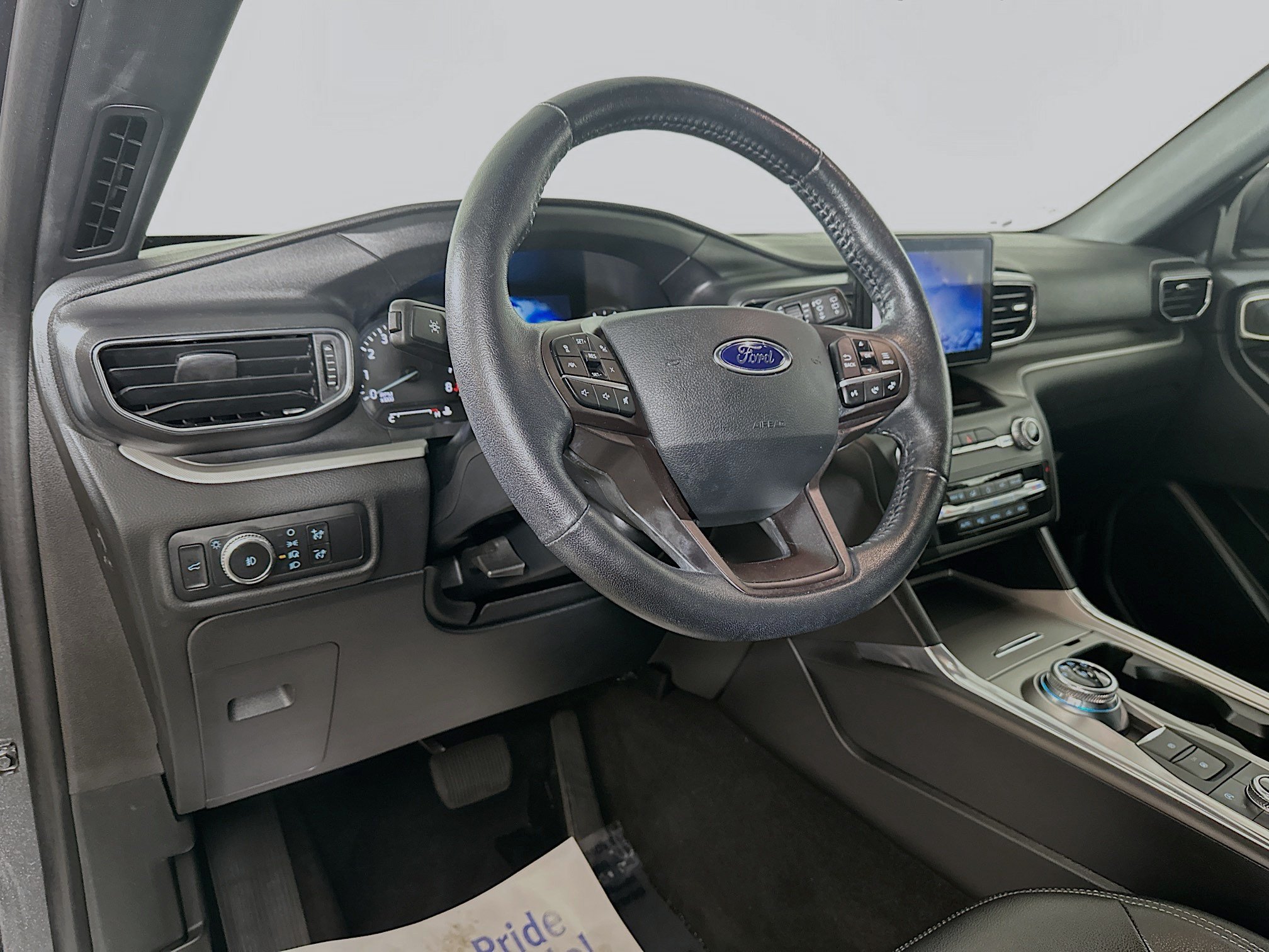 Used 2020 Ford Explorer XLT w/ Equipment Group 202A AWD/4WD image 9