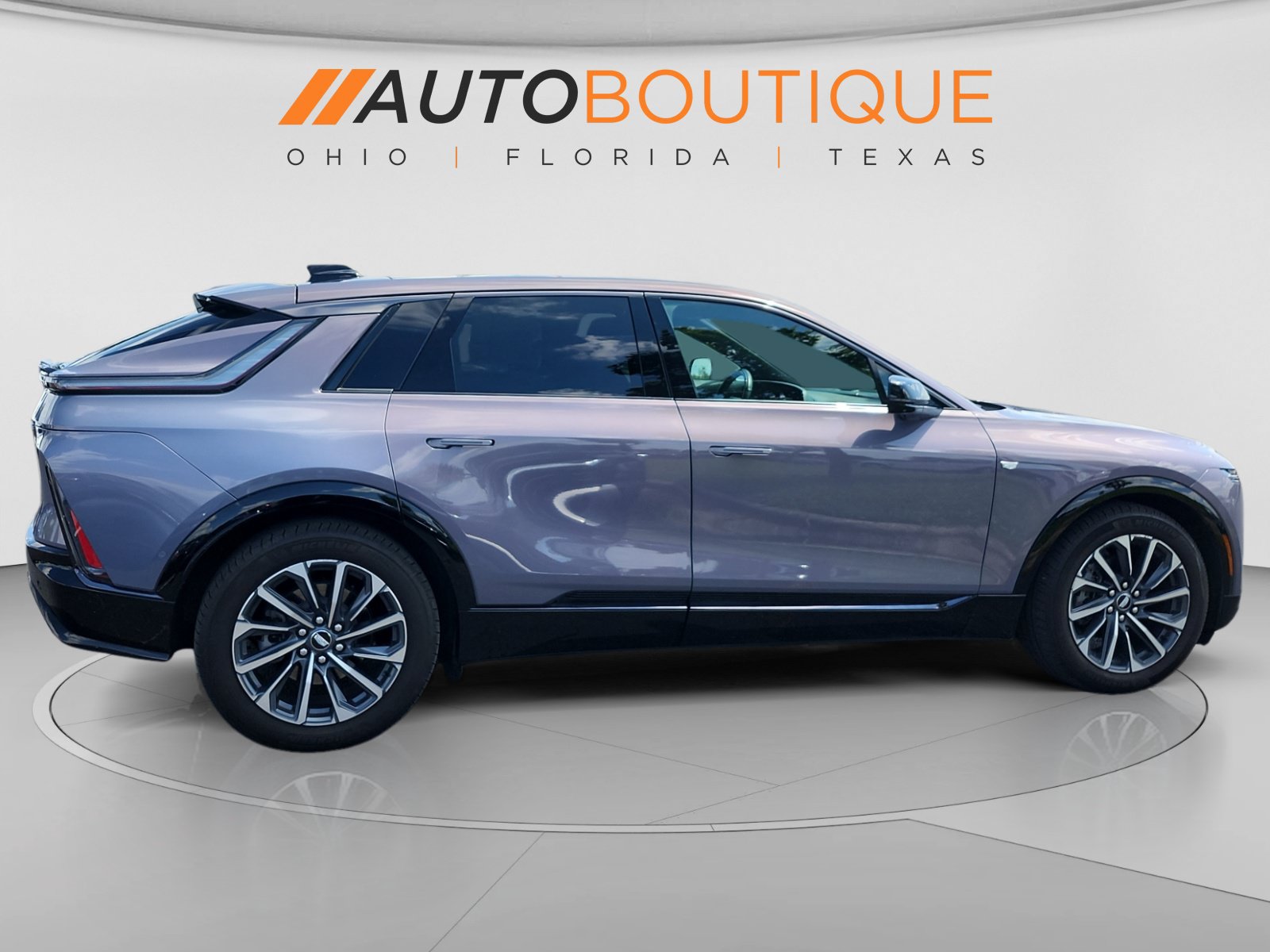 Used 2024 Cadillac Lyriq Sport AWD/4WD image 7
