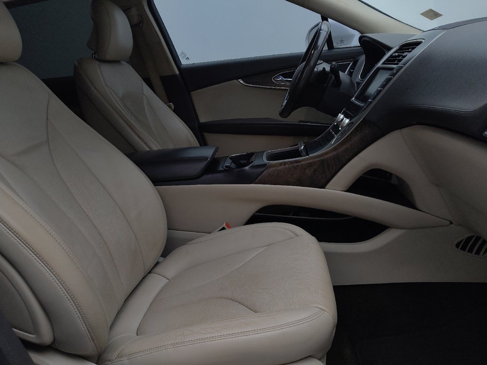 Used 2016 Lincoln MKX Reserve w/ Technology Package FWD image 21