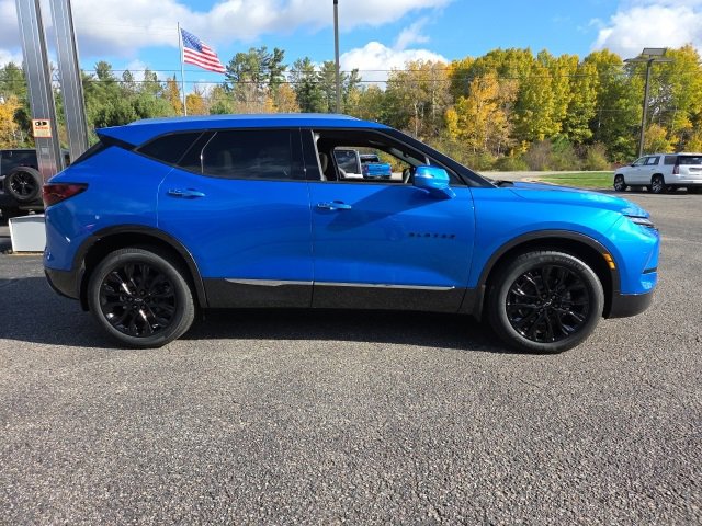 New 2025 Chevrolet Blazer Premier w/ LPO, Black Sport Package image 8