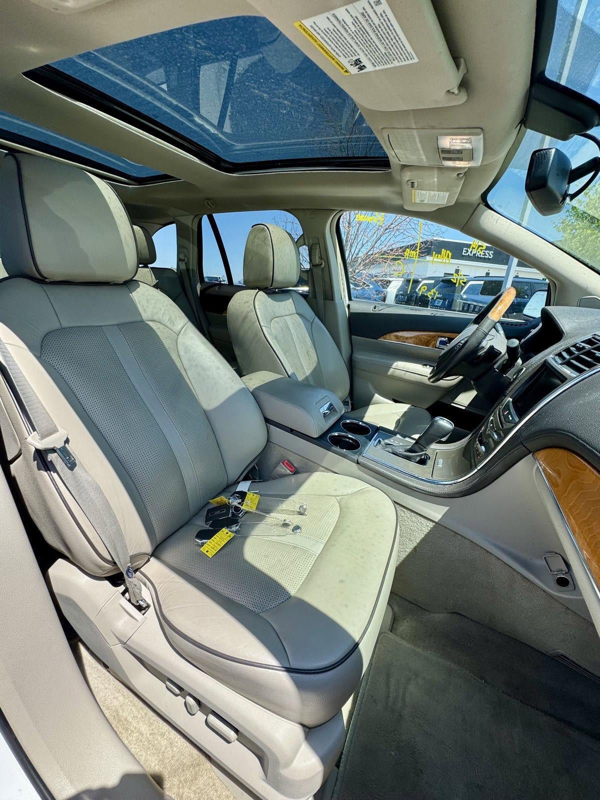 Used 2015 Lincoln MKX FWD w/ Equipment Group 101A image 14