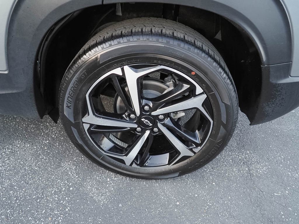 Certified 2023 Chevrolet TrailBlazer RS w/ Sun and Liftgate Package image 39