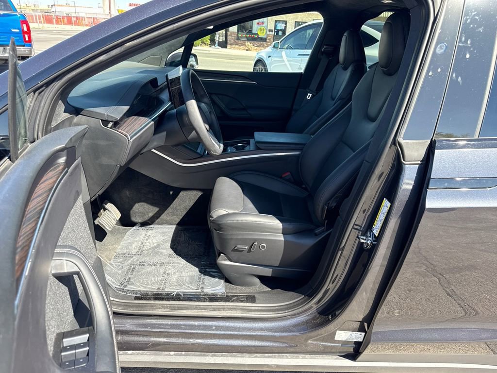 Used 2024 Tesla Model X image 9
