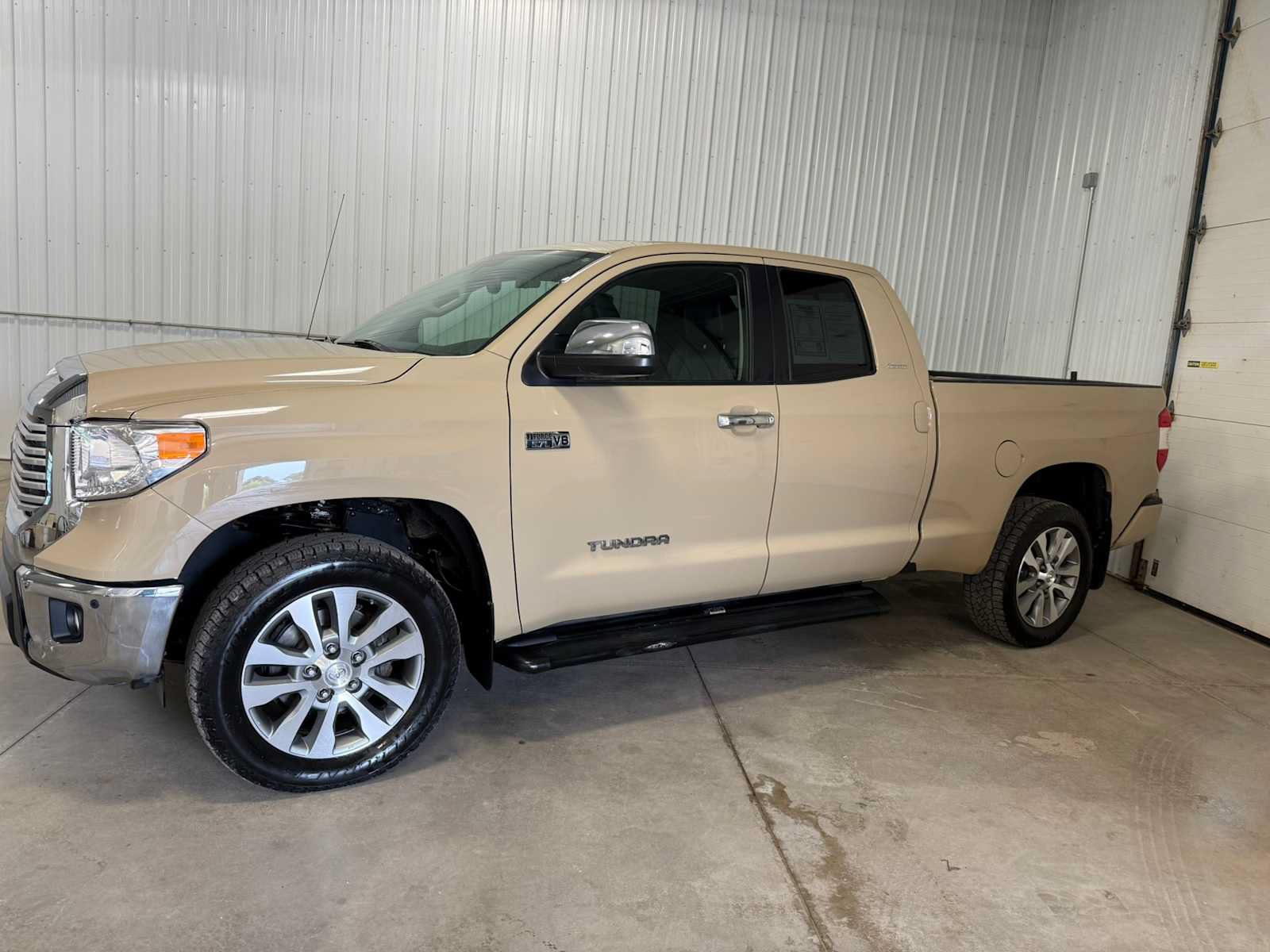 Used 2017 Toyota Tundra Limited w/ Limited Premium Package AWD/4WD image 2