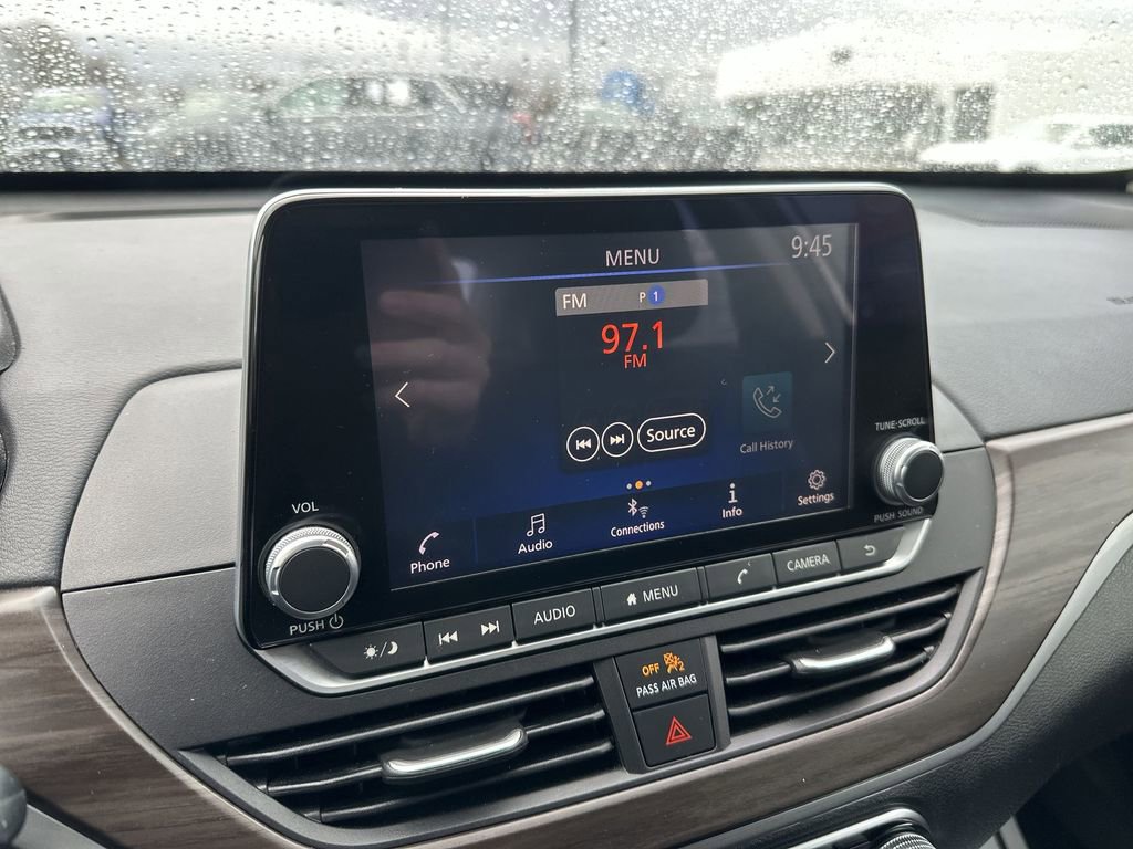 Used 2024 Nissan Altima 2.5 SV image 16