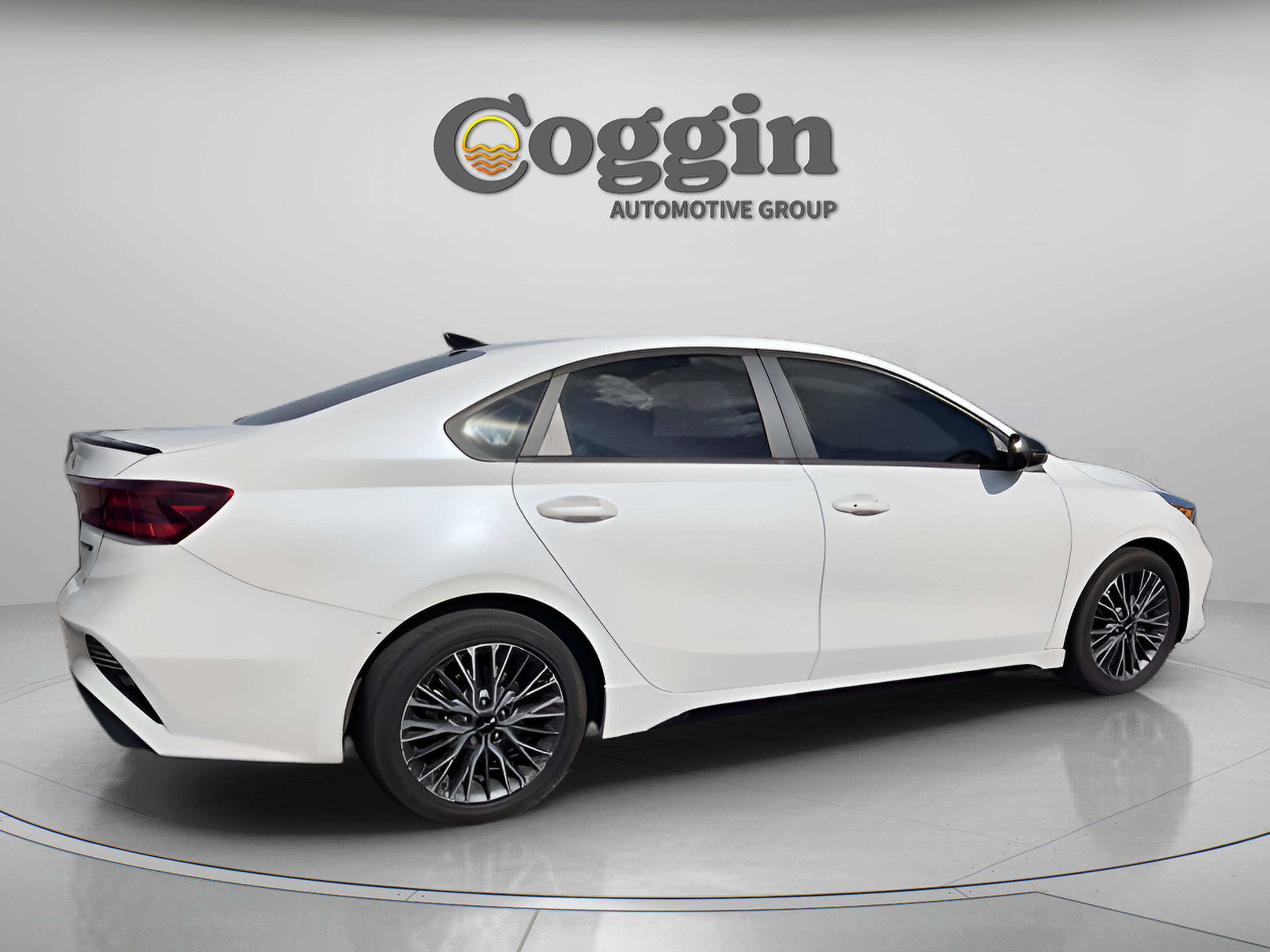 Used 2022 Kia Forte GT-Line w/ GT-Line Premium Package image 11