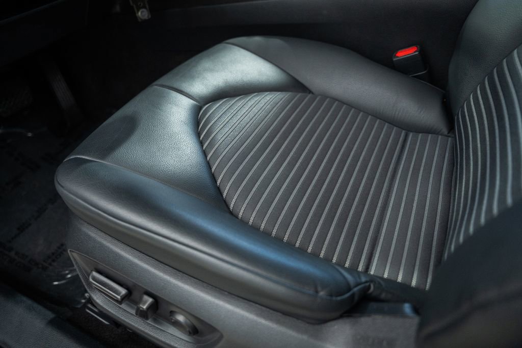 Used 2024 Toyota Camry SE image 29