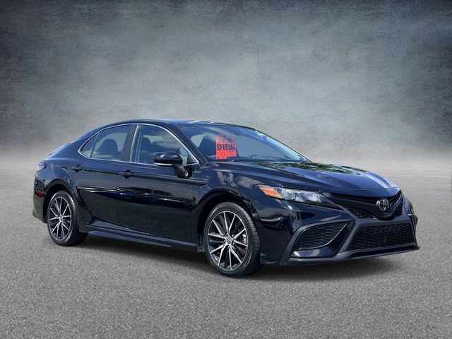 Used 2024 Toyota Camry SE FWD image 1