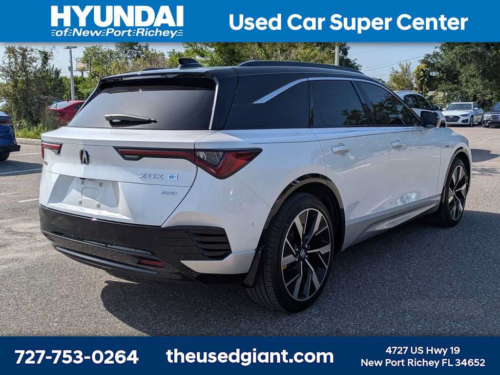 Used 2024 Acura ZDX Type S AWD/4WD image 2