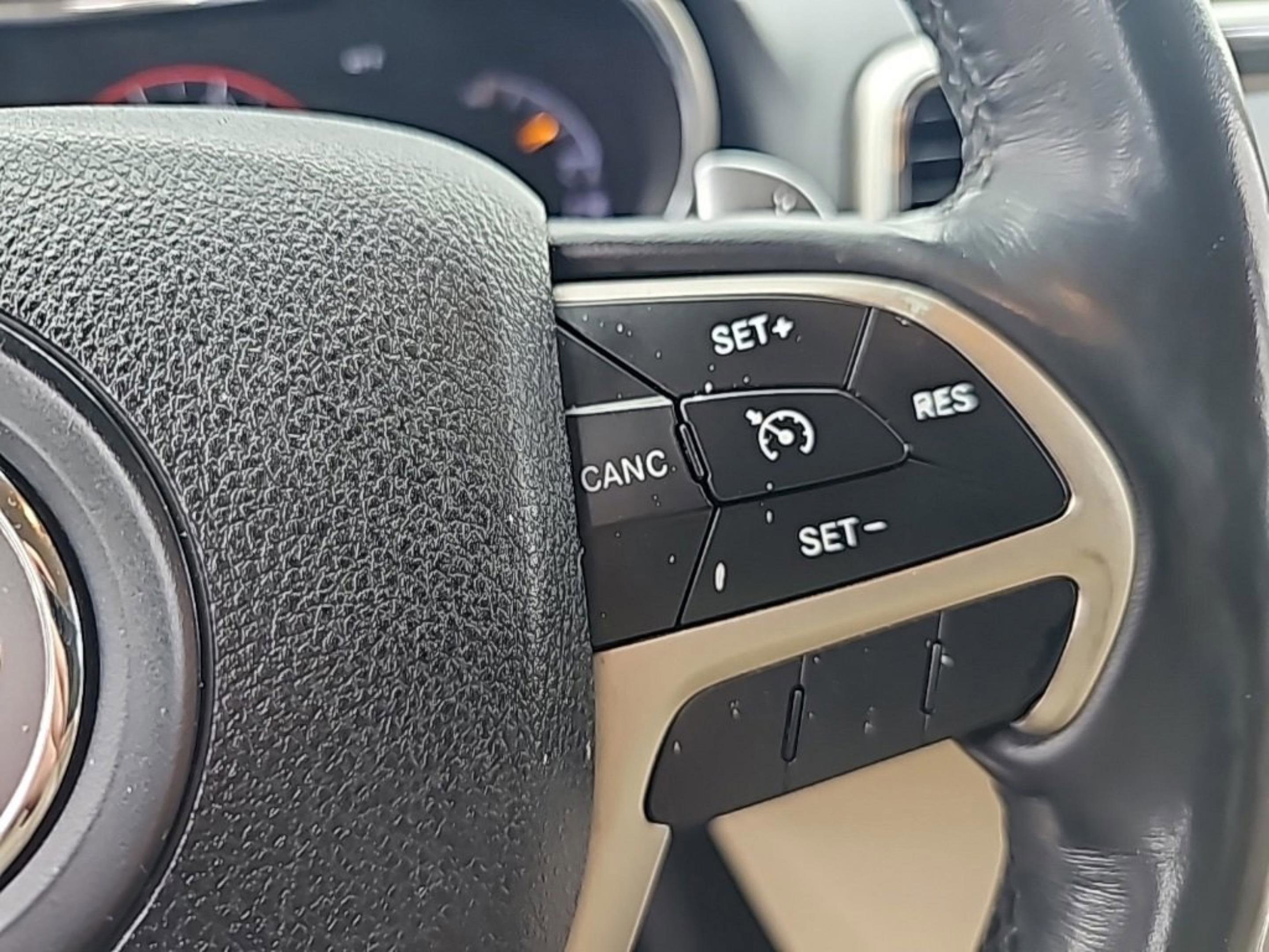 Used 2015 Jeep Grand Cherokee Limited image 21