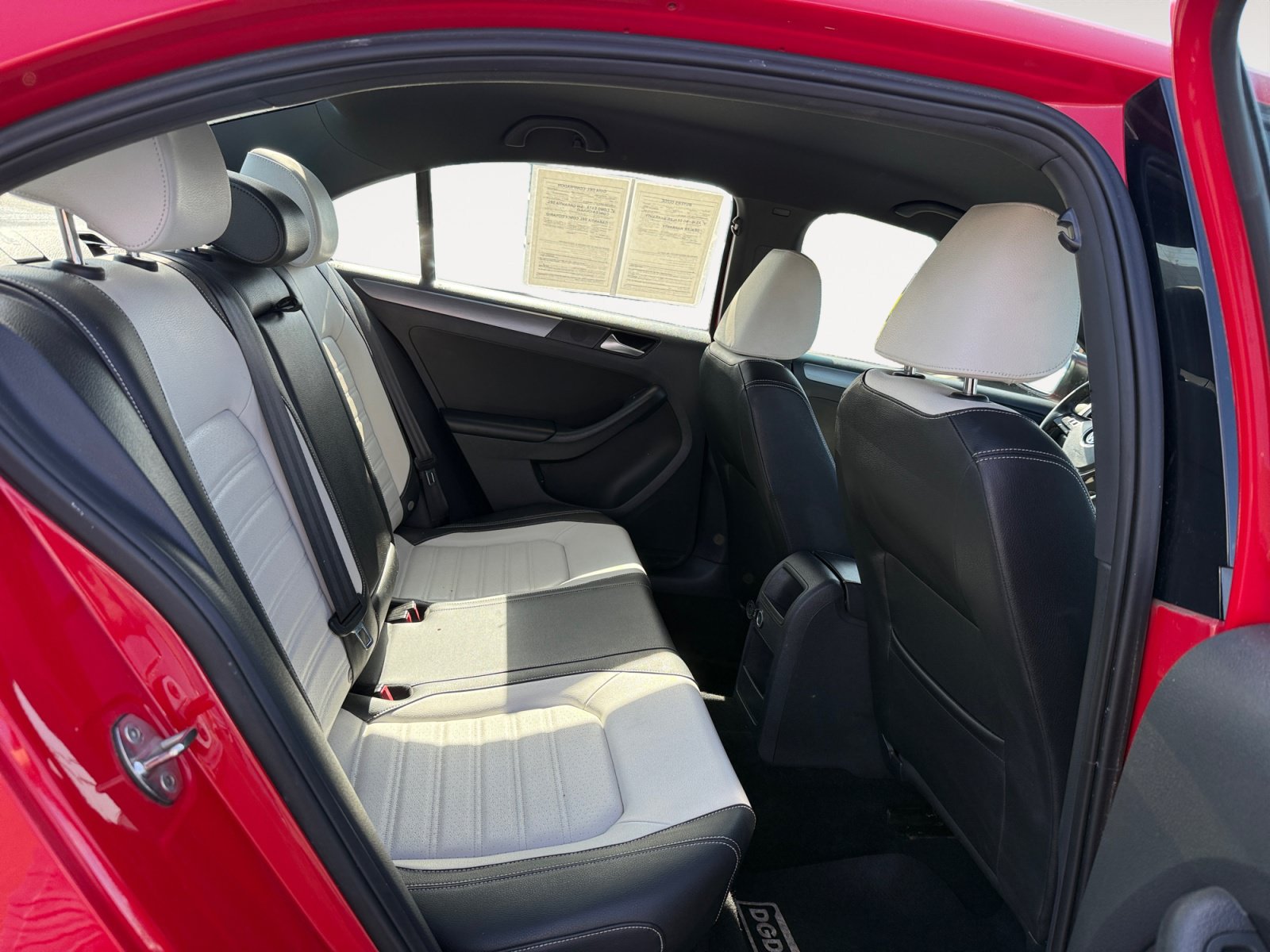 Used 2016 Volkswagen Jetta Sport FWD image 18