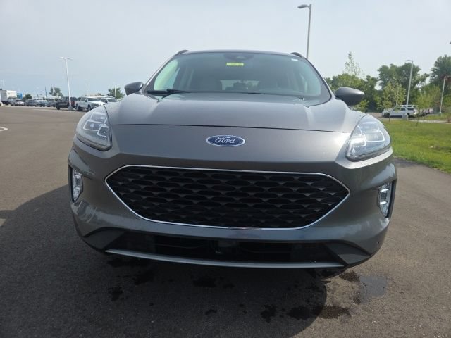 Used 2022 Ford Escape Titanium AWD/4WD image 3