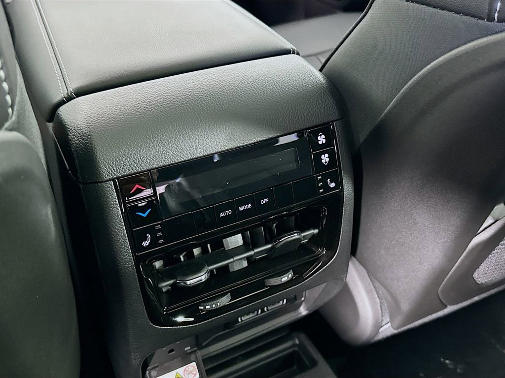 New 2025 Jeep Grand Cherokee L Limited image 33