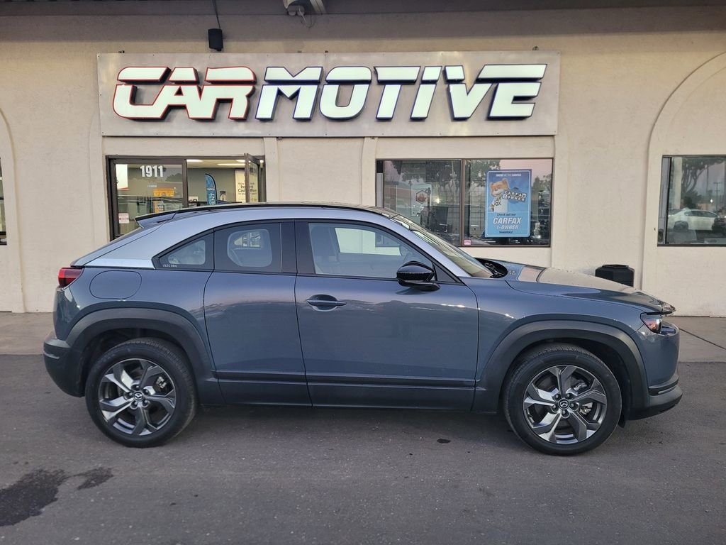 Used 2022 MAZDA MX-30 Electric w/ Premium Plus Pkg image 2
