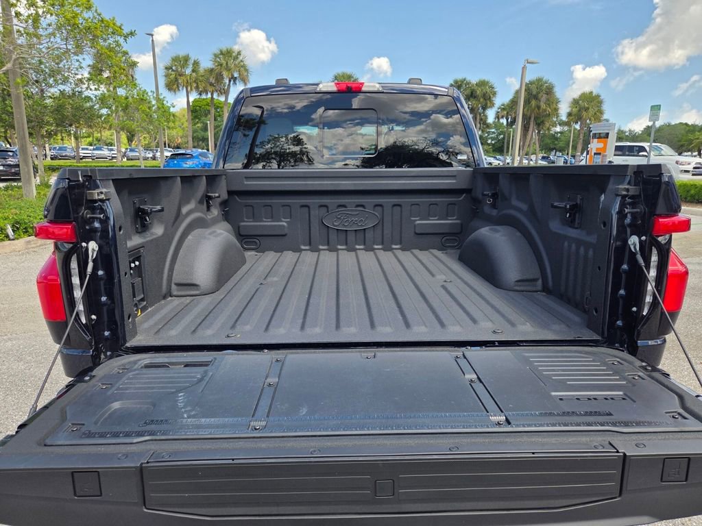 Used 2023 Ford F150 Lightning Platinum AWD/4WD image 32