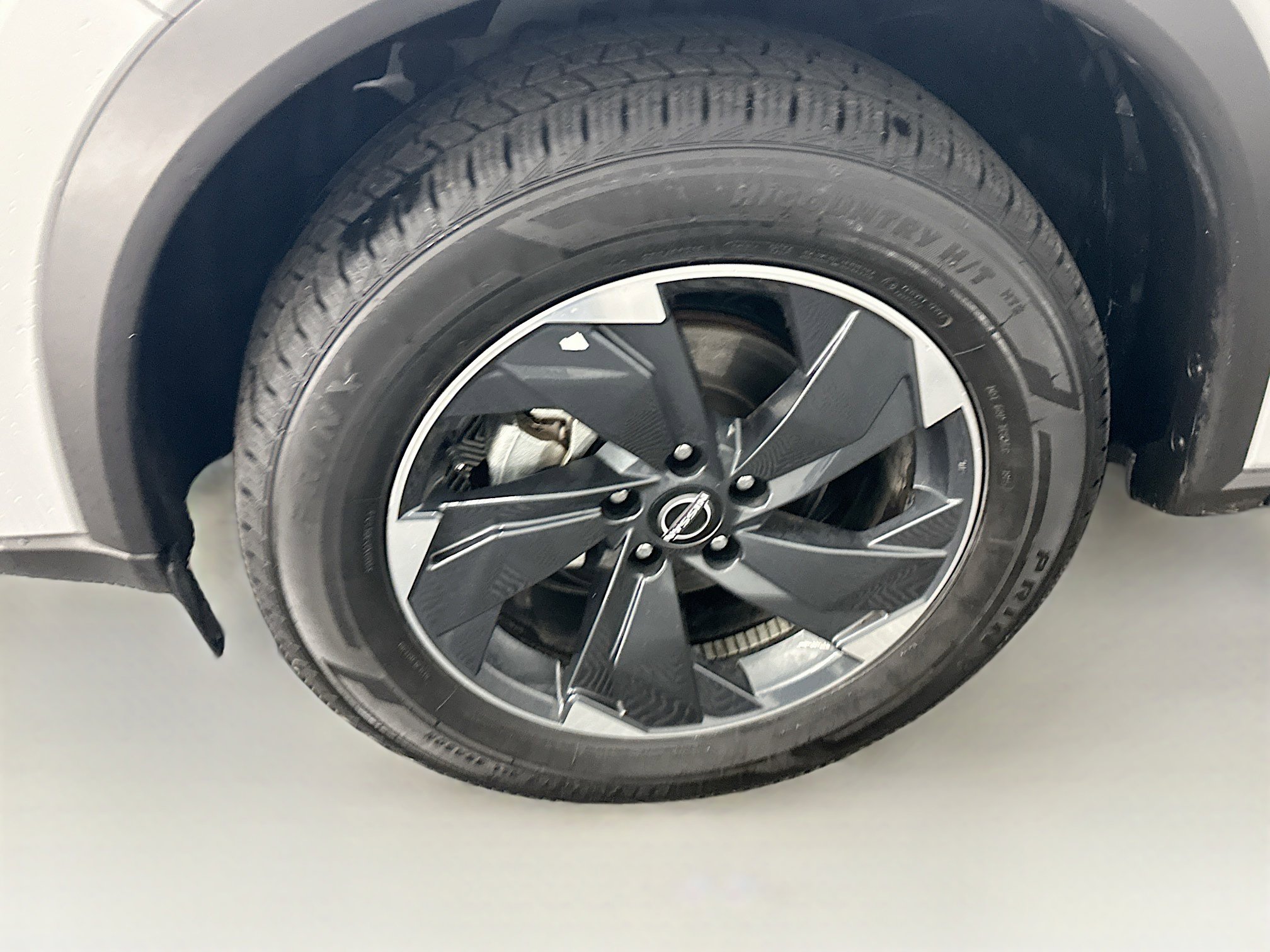 Used 2025 Nissan Rogue SV image 11