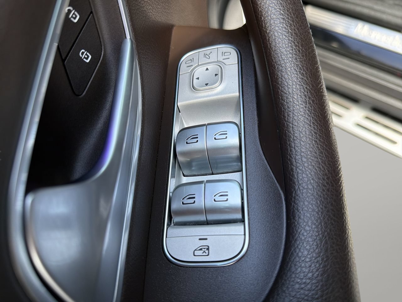 Used 2023 Mercedes-Benz GLS 450 4MATIC image 19