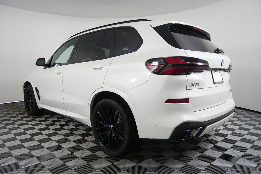 Used 2026 BMW X5 xDrive40i w/ M Sport Package AWD/4WD image 4
