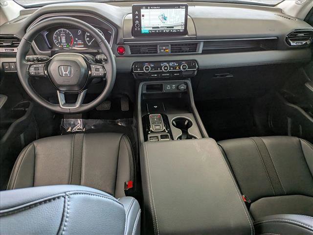 Certified 2025 Honda Pilot Touring image 18