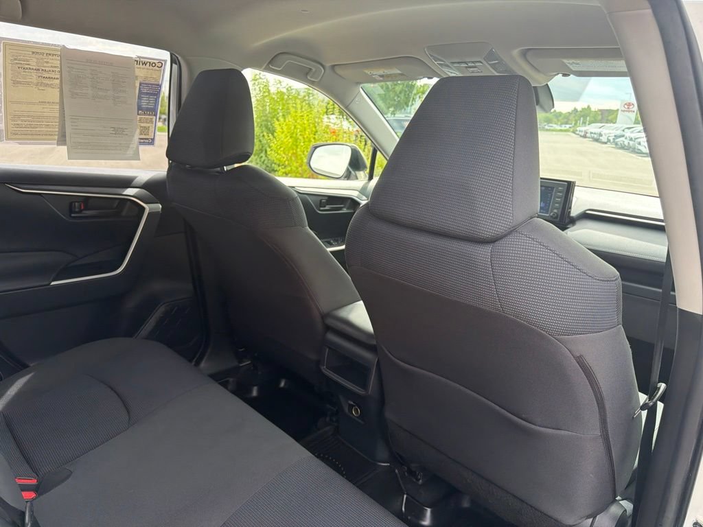 Used 2019 Toyota RAV4 LE w/ Carpet Mat Package AWD/4WD image 16