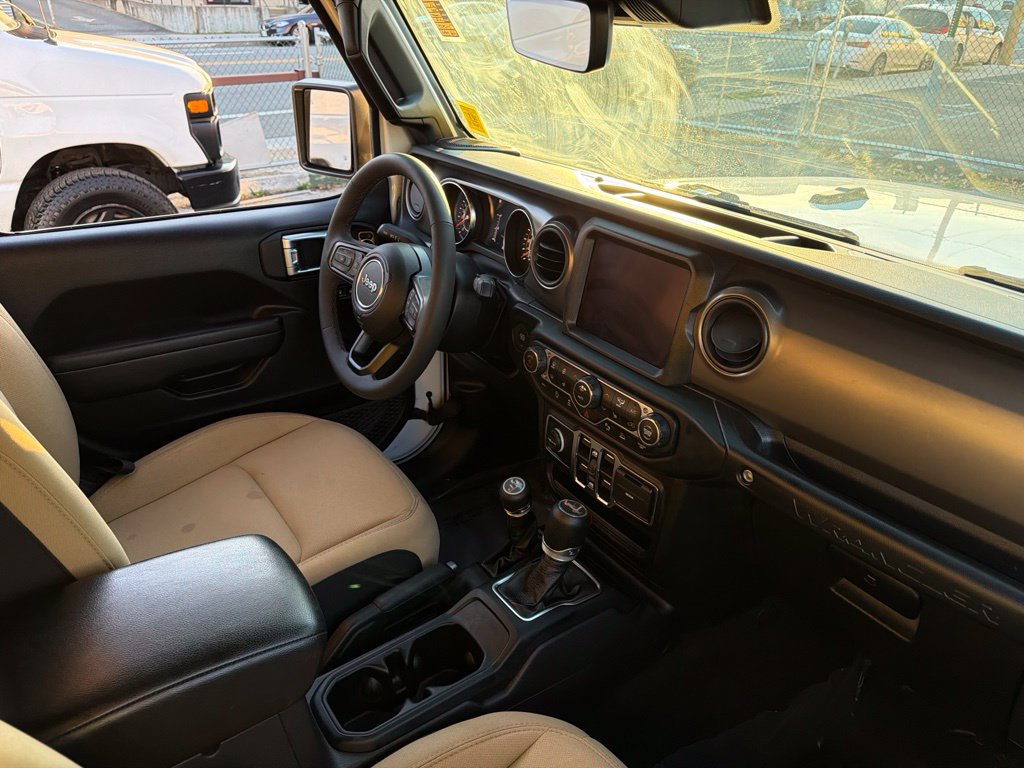 Used 2023 Jeep Wrangler Unlimited Sport w/ Sun And Sound Package AWD/4WD image 15