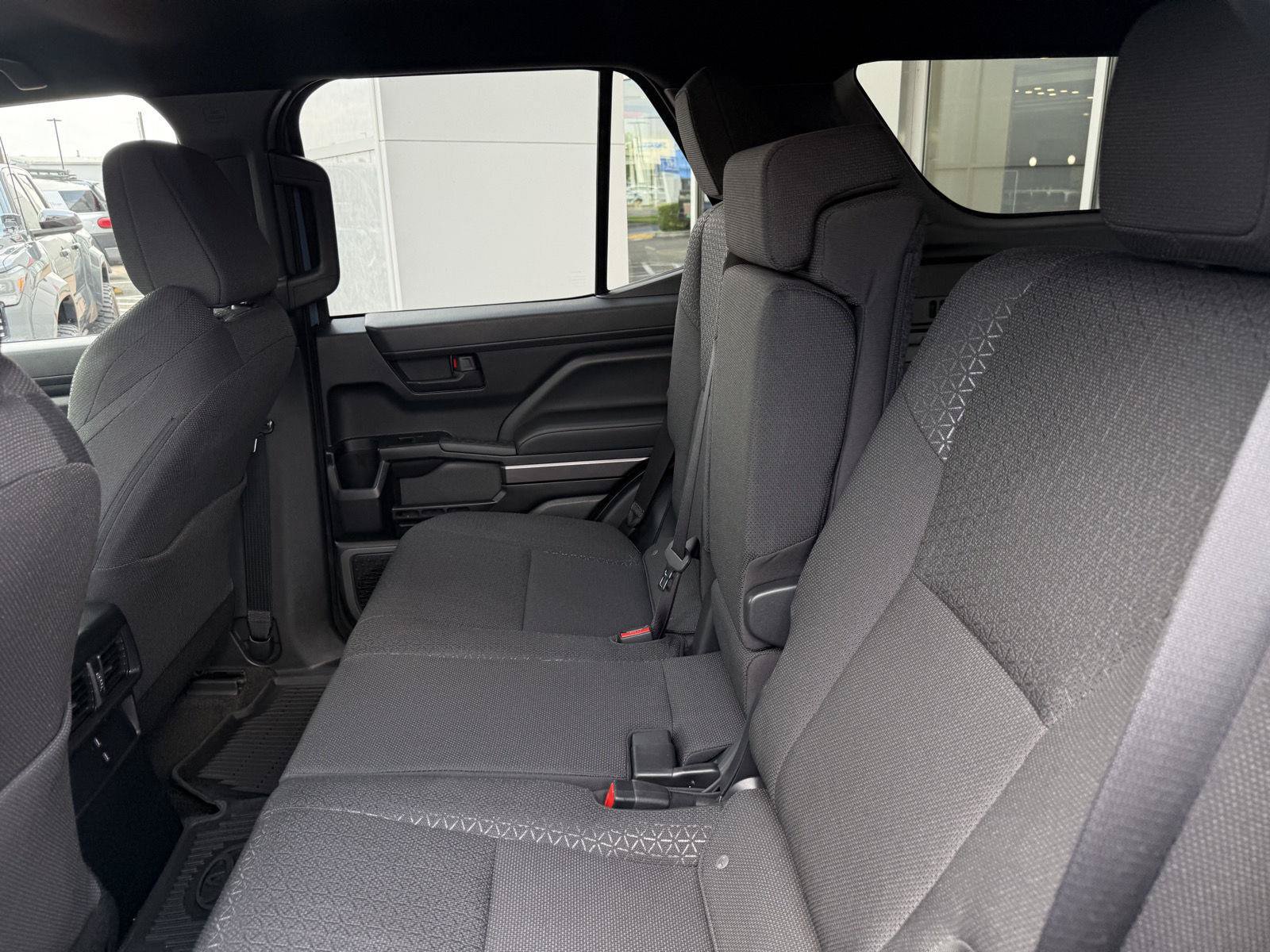 Used 2025 Toyota 4Runner SR5 AWD/4WD image 15