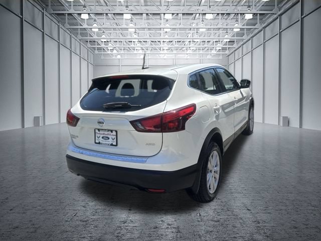 Used 2017 Nissan Rogue Sport S w/ S Appearance Package AWD/4WD image 8