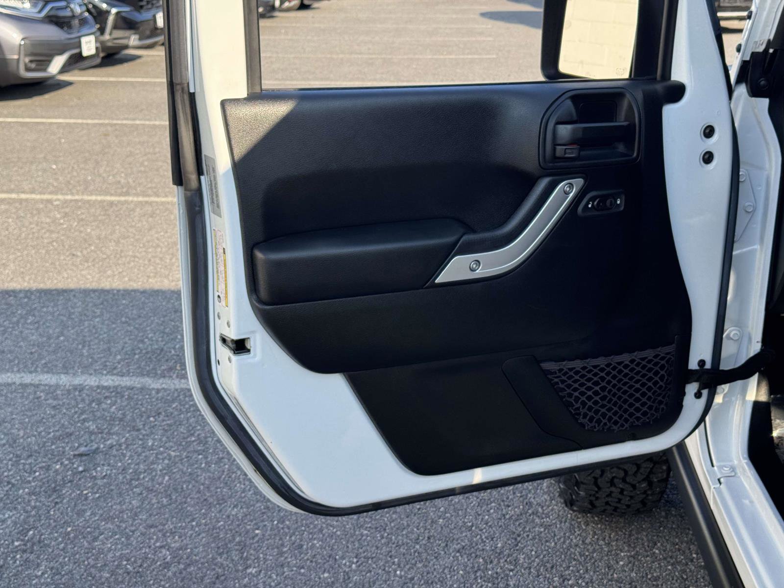 Used 2017 Jeep Wrangler Rubicon w/ Power Convenience Group image 15