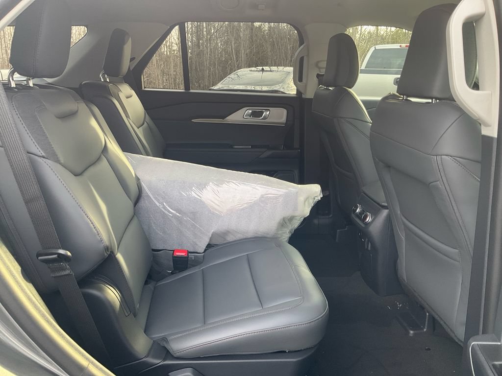 New 2026 Ford Explorer Active w/ Active Comfort Package RWD image 13