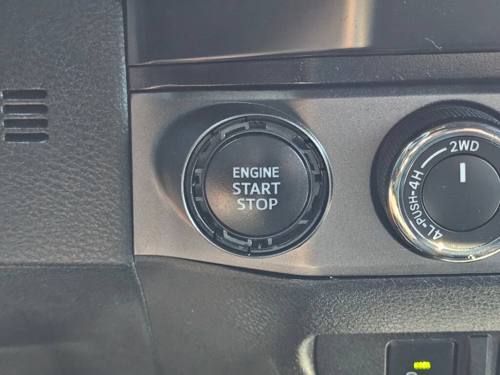 Used 2020 Toyota Tacoma TRD Sport w/ Technology Package AWD/4WD image 30