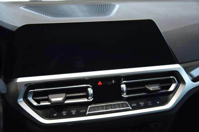 Used 2020 BMW 330i xDrive Sedan w/ Premium Package image 15