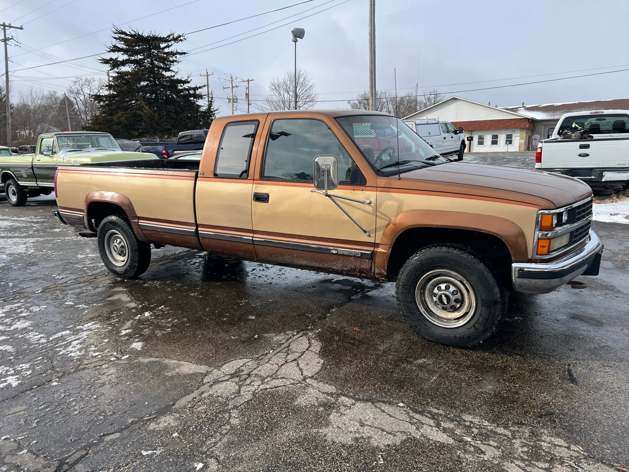 Used 1989 Chevrolet Silverado 3500 4x4 Extended Cab image 3
