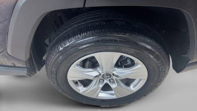 Used 2020 Toyota RAV4 XLE w/ Convenience Package image 24