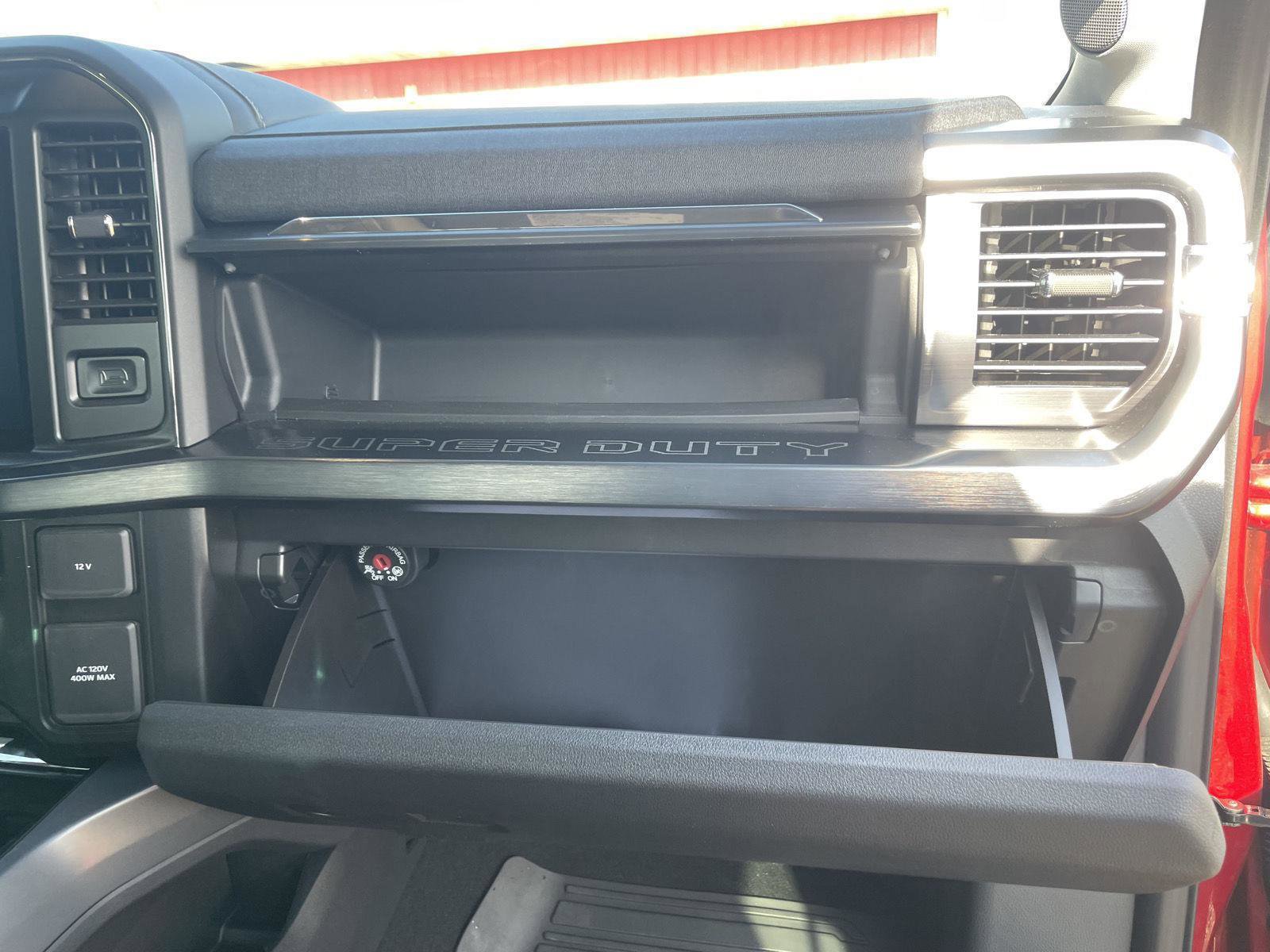 Used 2025 Ford F350 Lariat w/ Lariat Ultimate Package image 33