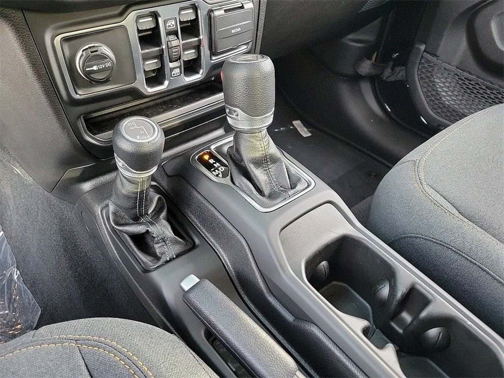 New 2025 Jeep Gladiator Sport AWD/4WD image 13