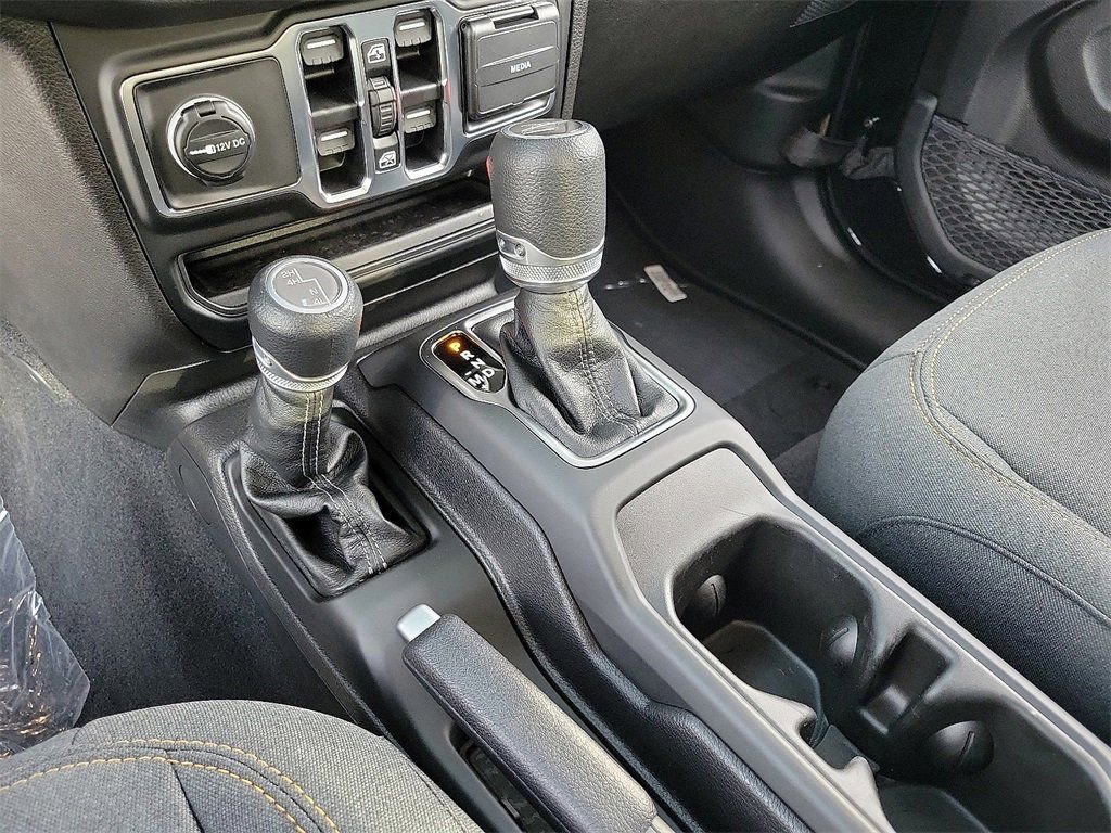 New 2025 Jeep Gladiator Sport AWD/4WD image 13
