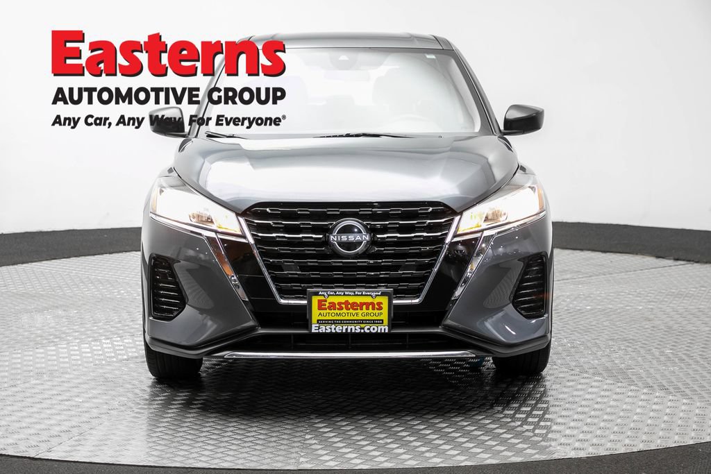 Used 2023 Nissan Kicks S FWD image 2