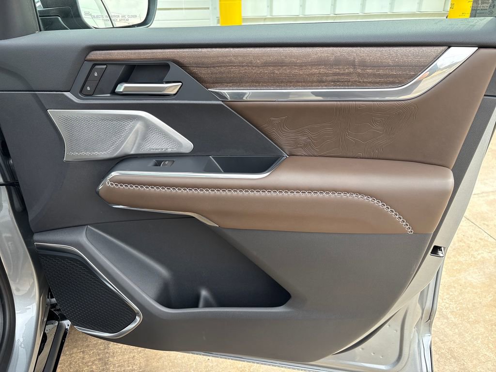 New 2026 GMC Acadia Denali Ultimate w/ LPO, Floor Liner Package FWD image 52