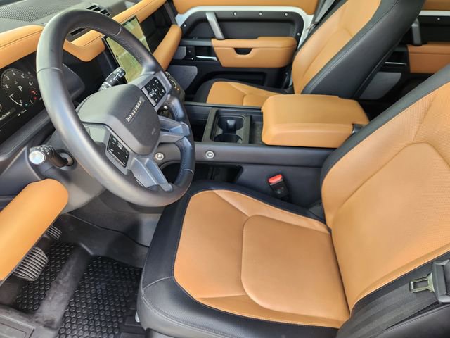 Used 2024 Land Rover Defender 130 X-Dynamic SE AWD/4WD image 13