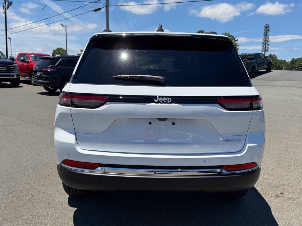 New 2026 Jeep Grand Cherokee Laredo RWD image 4