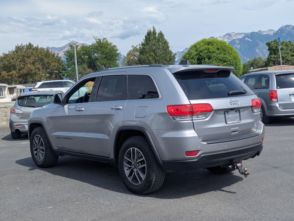 Used 2019 Jeep Grand Cherokee Laredo w/ Laredo X Package RWD image 7