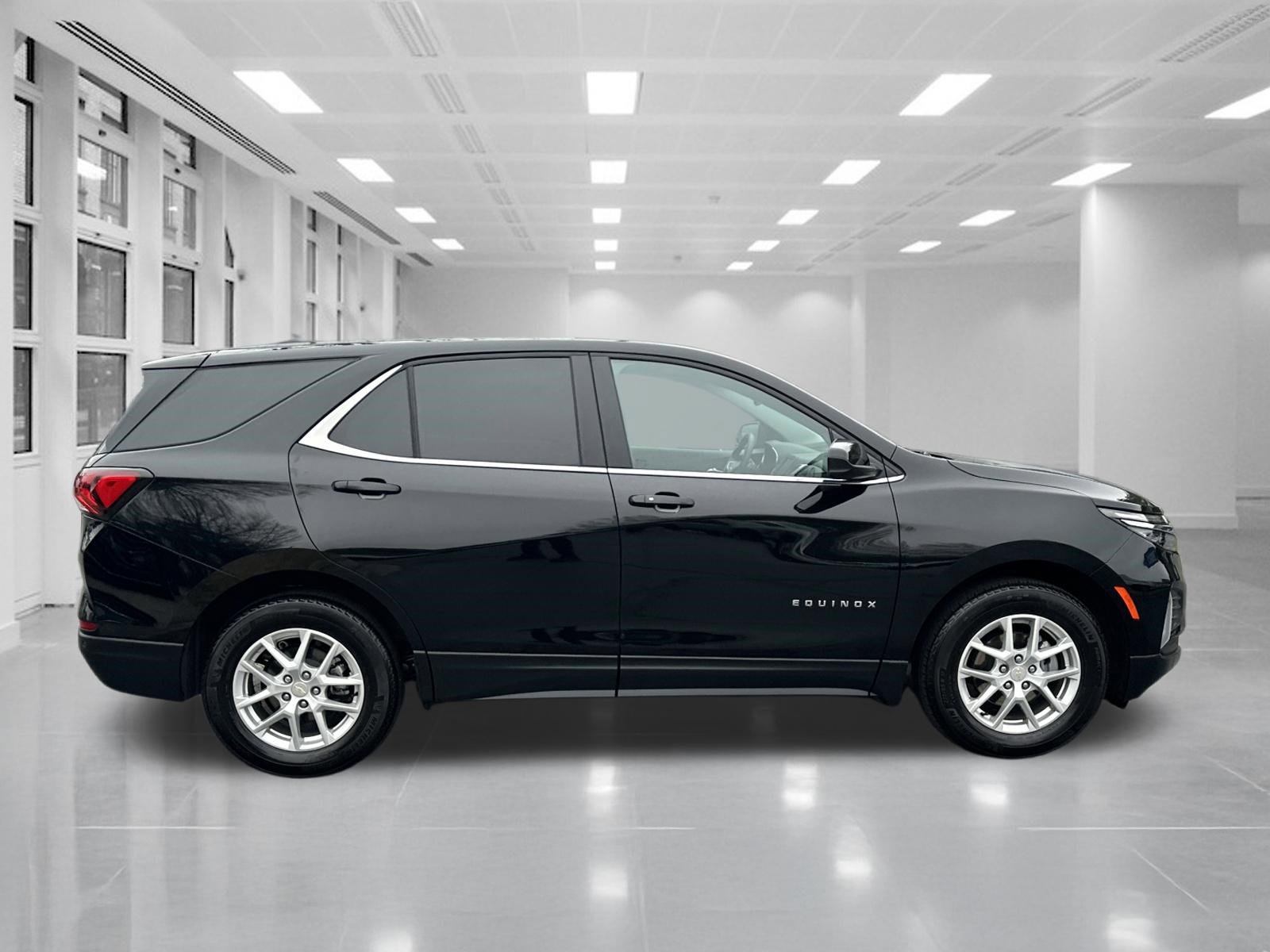 Certified 2024 Chevrolet Equinox LT w/ LPO, Floor Liner Package image 4